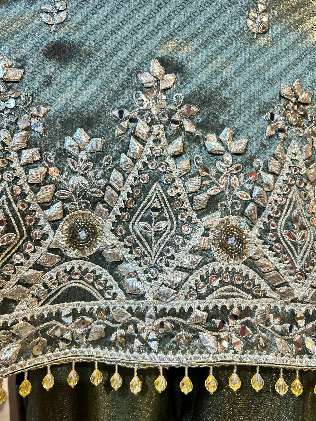 Mehrvielle Farshi Suit