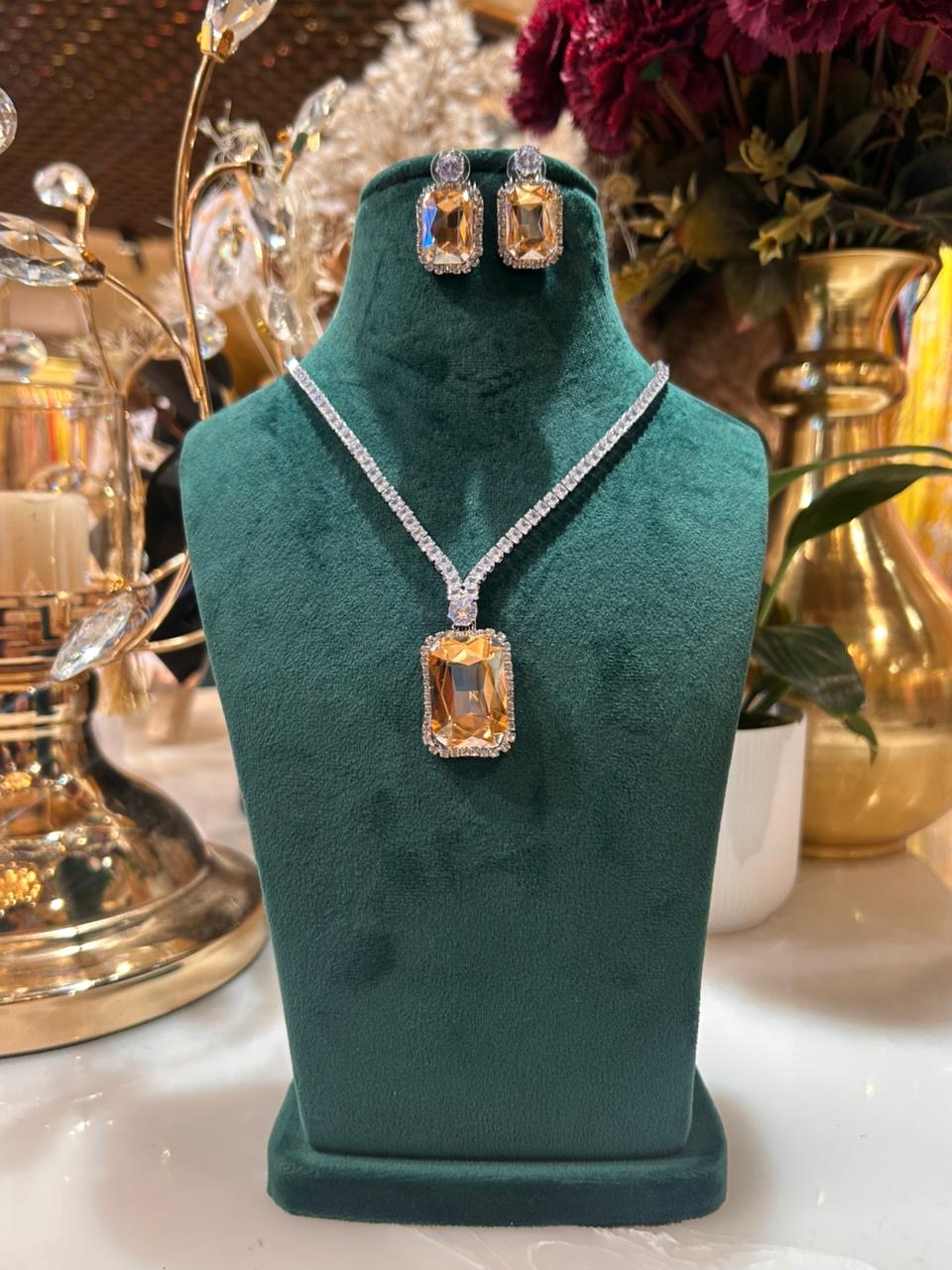 Crystal Gleam Necklace Set (Yellow)