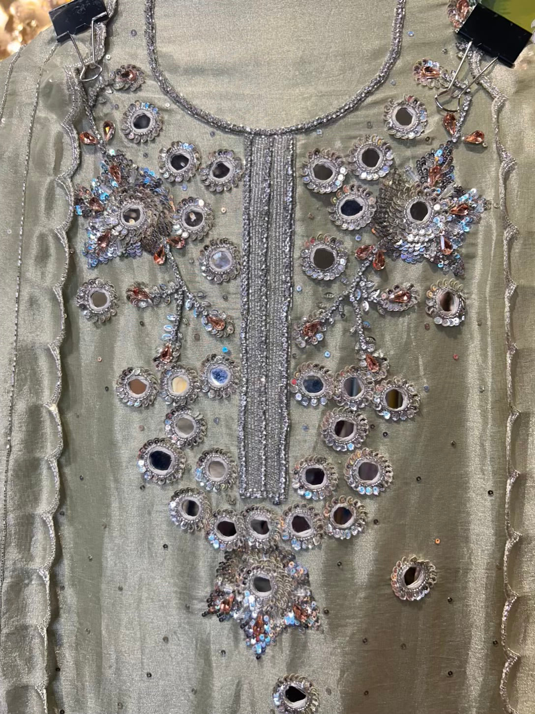 Zareesha-é-Noor (Green)