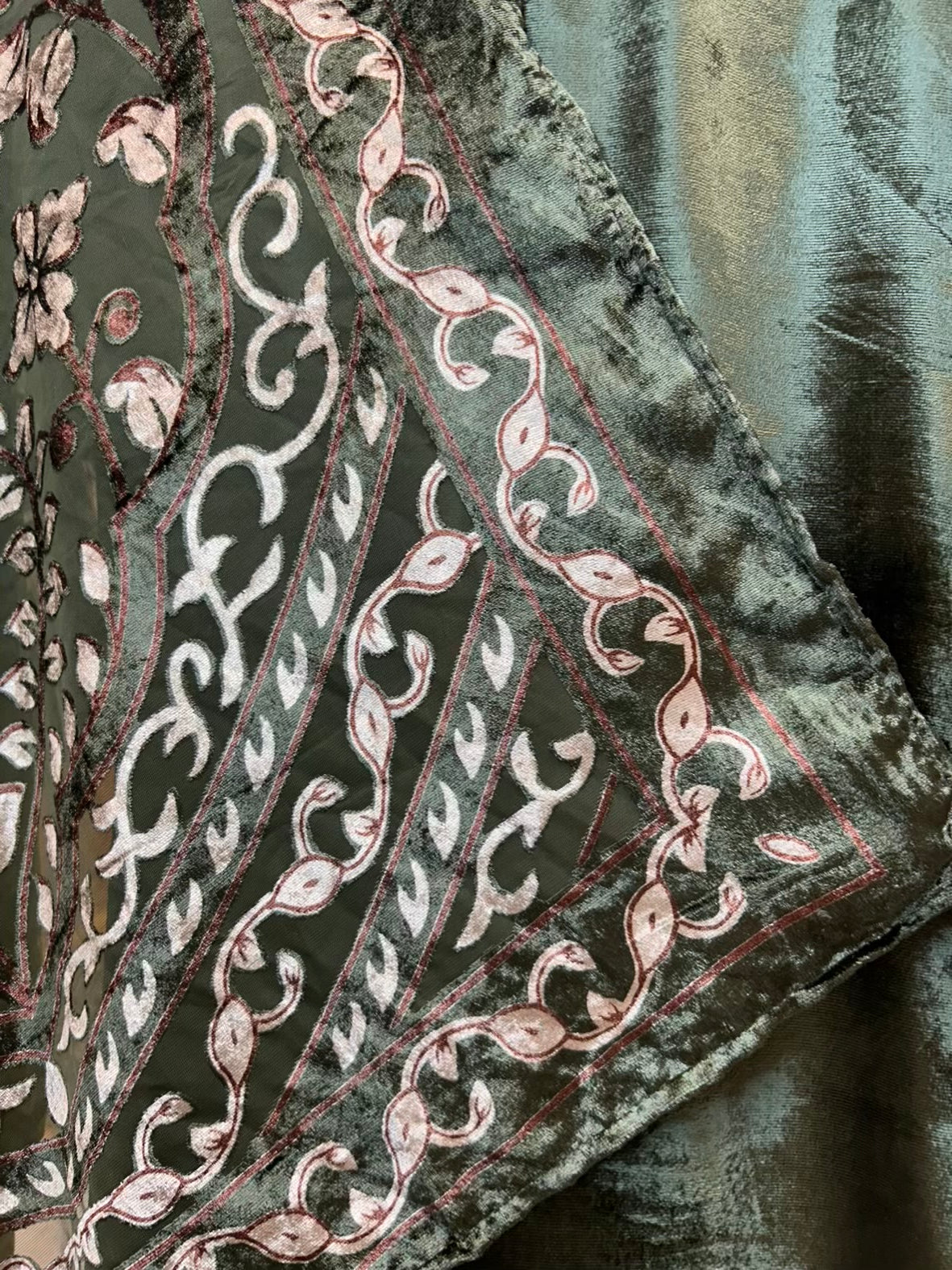 Riyanza Velvet Brocade Suit (Green)