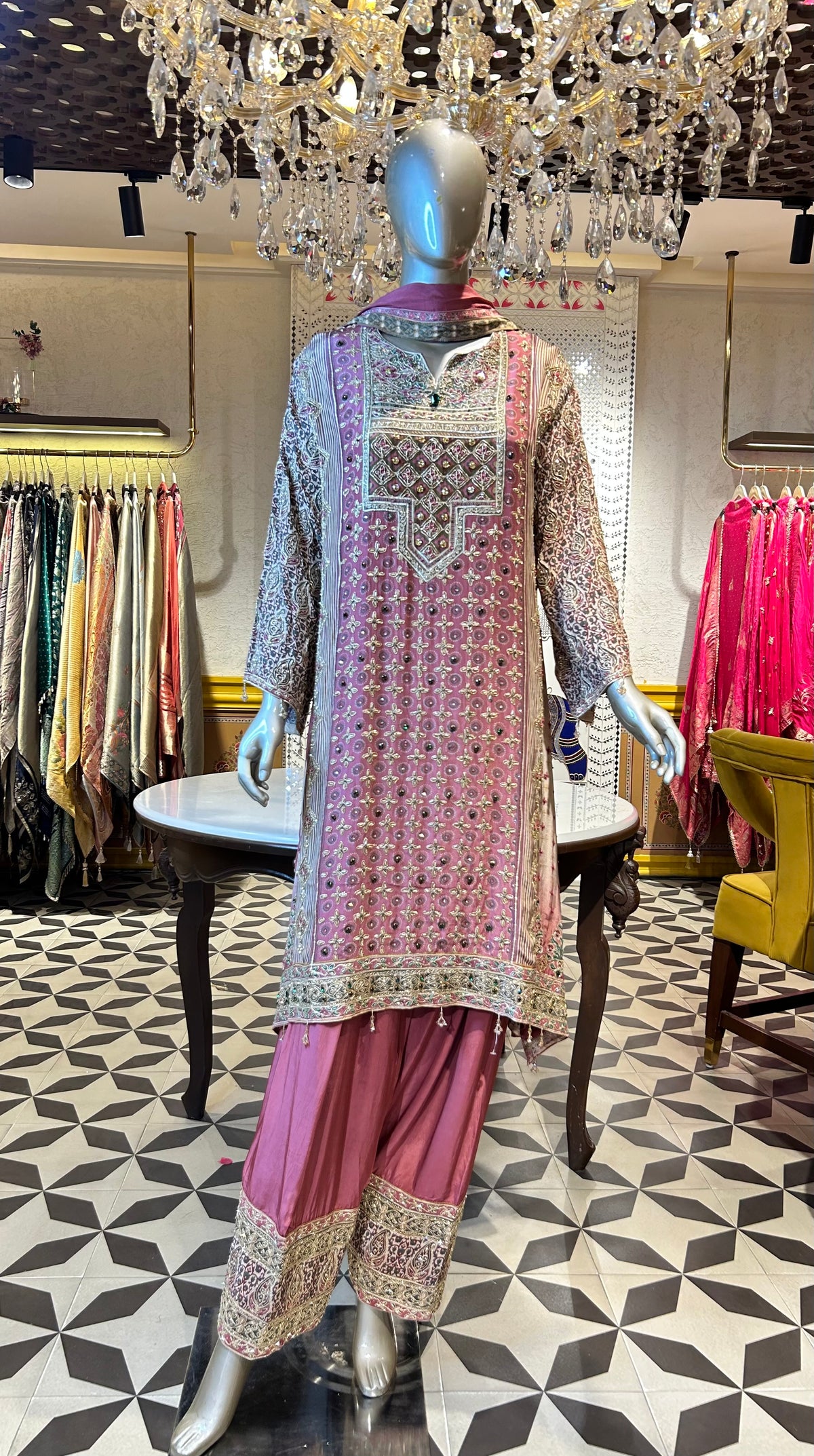 Zivanya Pakistani Suit