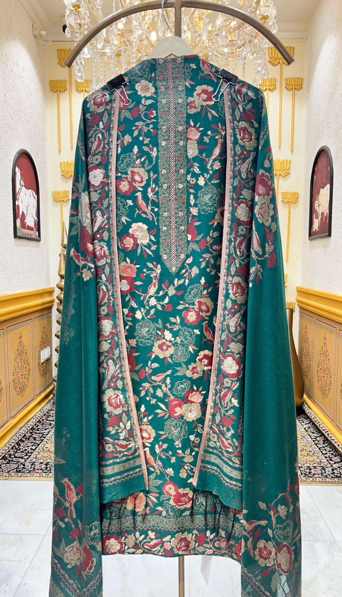 Kairavi Jamdhani Suit