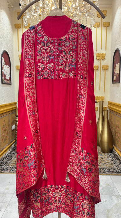 Élara Noor Banarasi Silk Suit