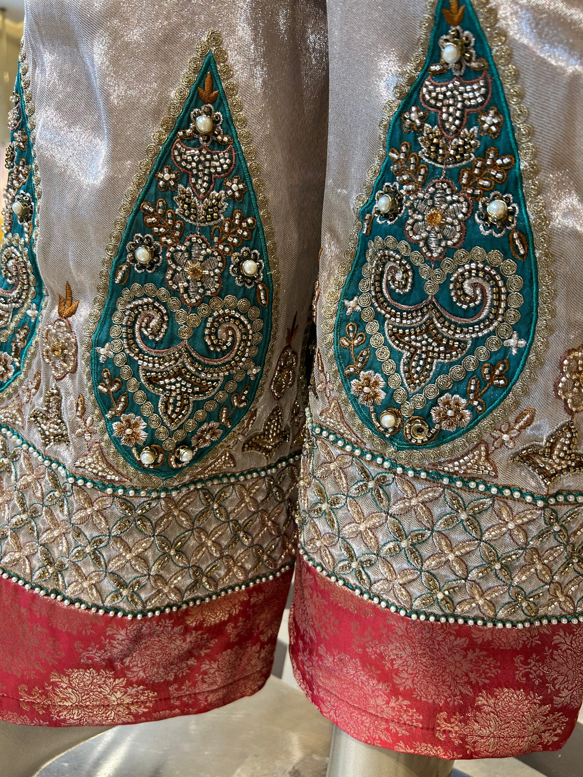 Noorza Pakistani Choga Set