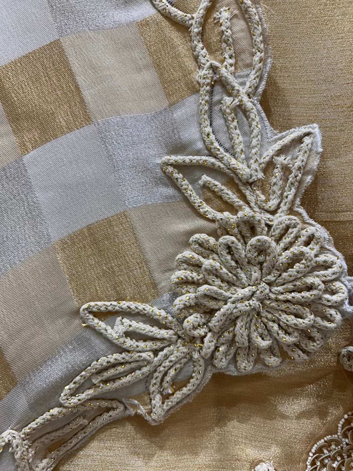 Sarviza Shimmer Zari Suit (Ivory Gold)