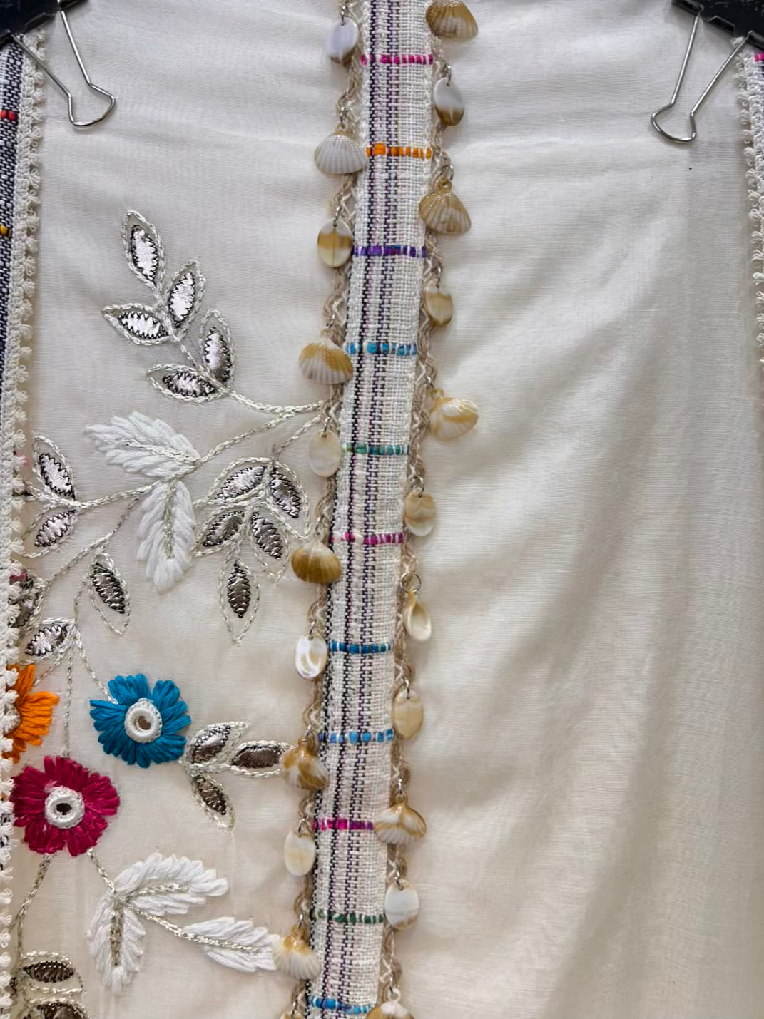 Averra Threadline Chanderi Suit