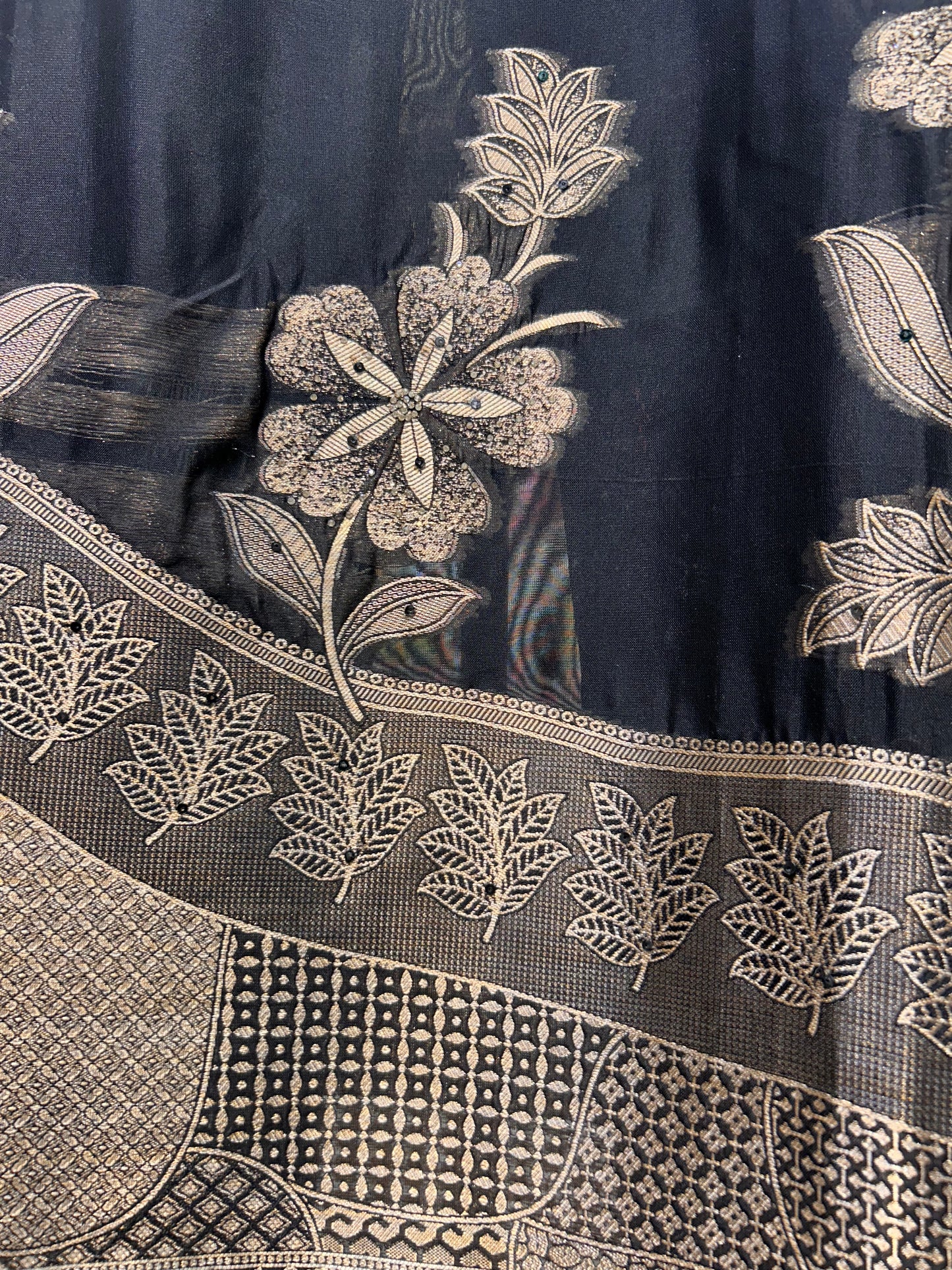 Gauhar Kashi Suit
