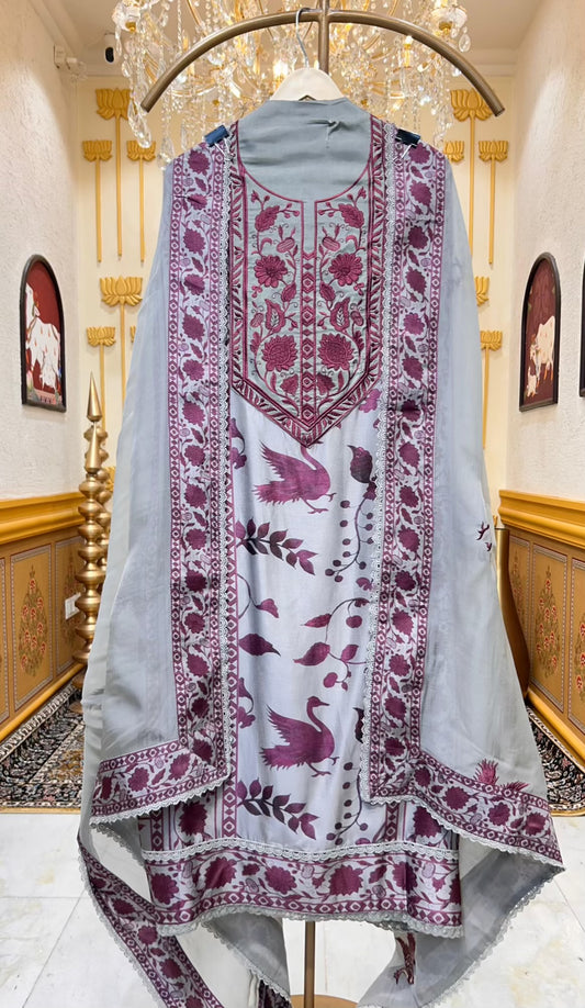 Aavira Thread Naqsh Silk Suit (Pista Green Wine)