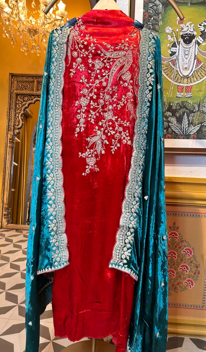 Noormira Velvet Suit (Red)