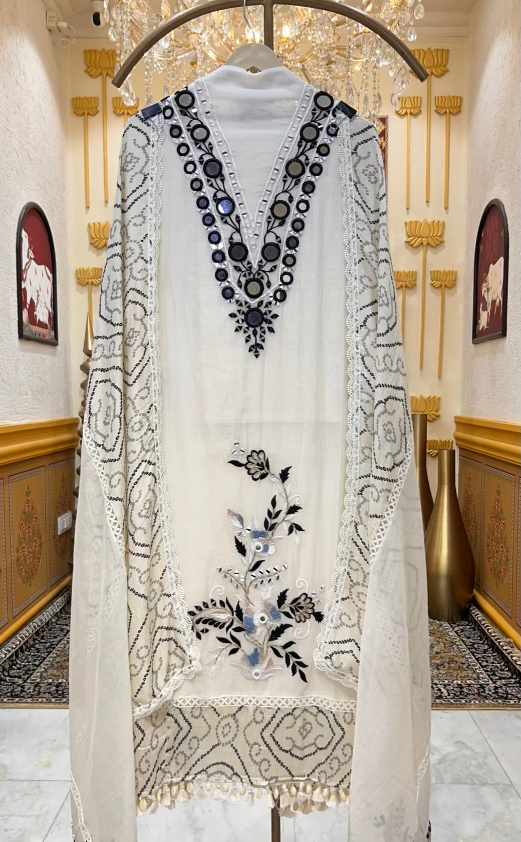 Azeen Aaina Thread Suit