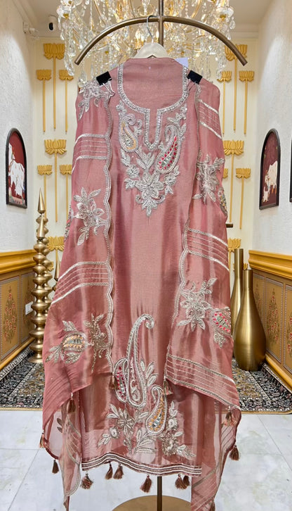 Zehraani Cutdana Élan Suit (Pink)