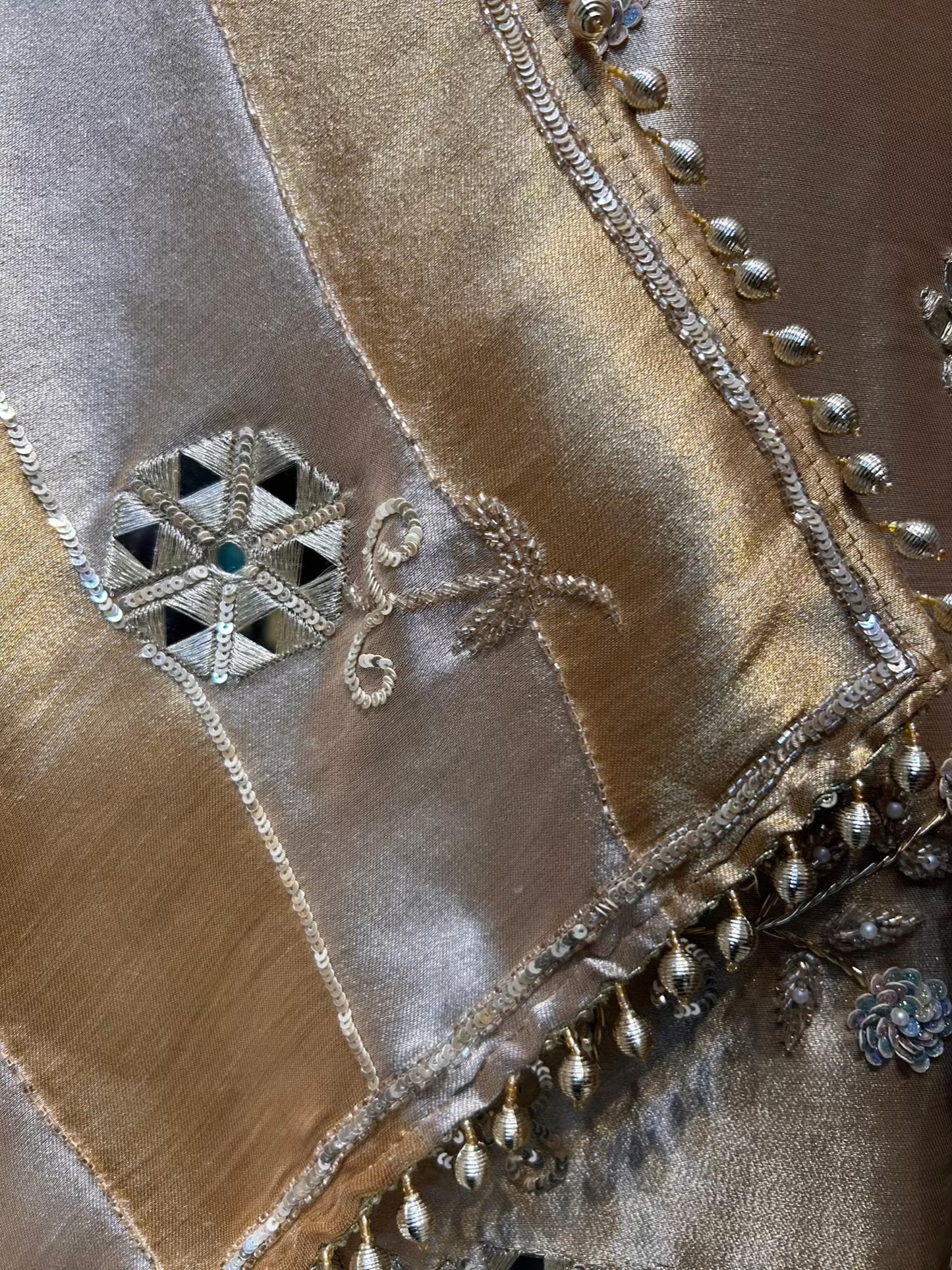 Ruhani Brocade Stone Élan Suit (Beige)