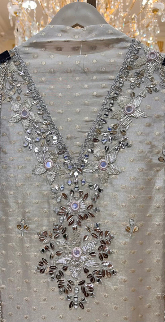 Hunar Sheesha Gota Suit