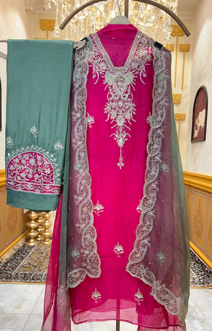 Ruhmira Haathkaar Suit (Pink)