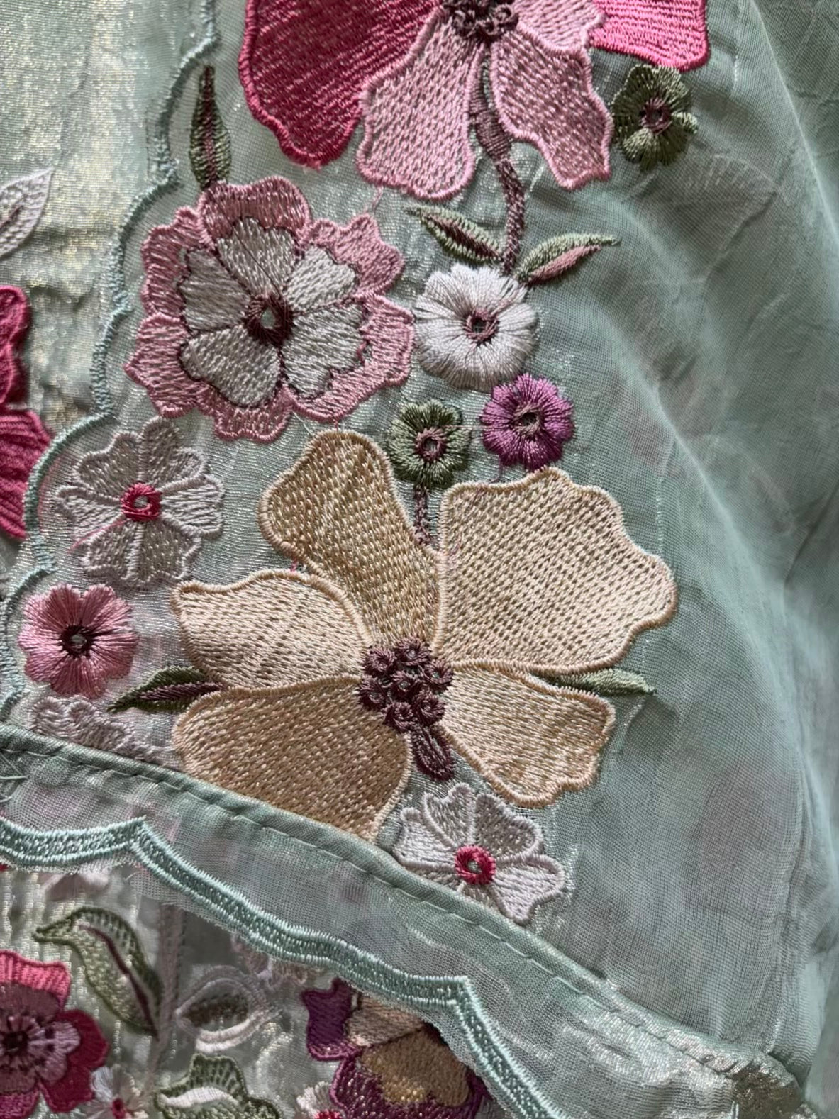 Nyra Tissue Thread Suit