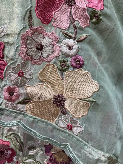 Nyra Tissue Thread Suit