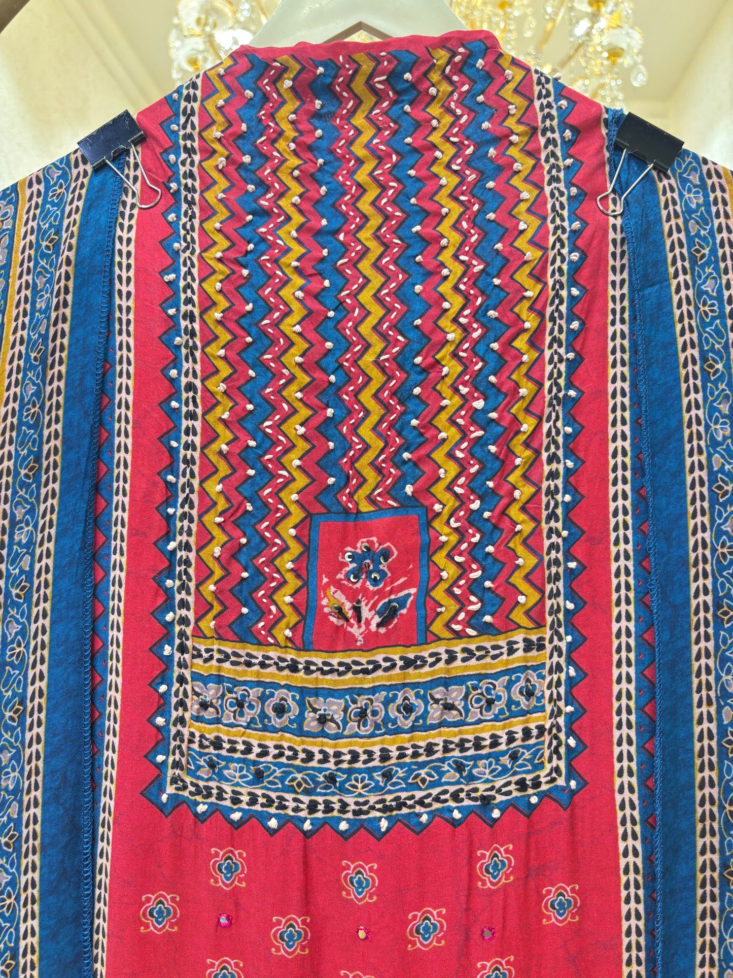Zarmeen Lehriya Suit