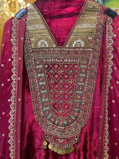 Mahira-é-Zar (Coral)