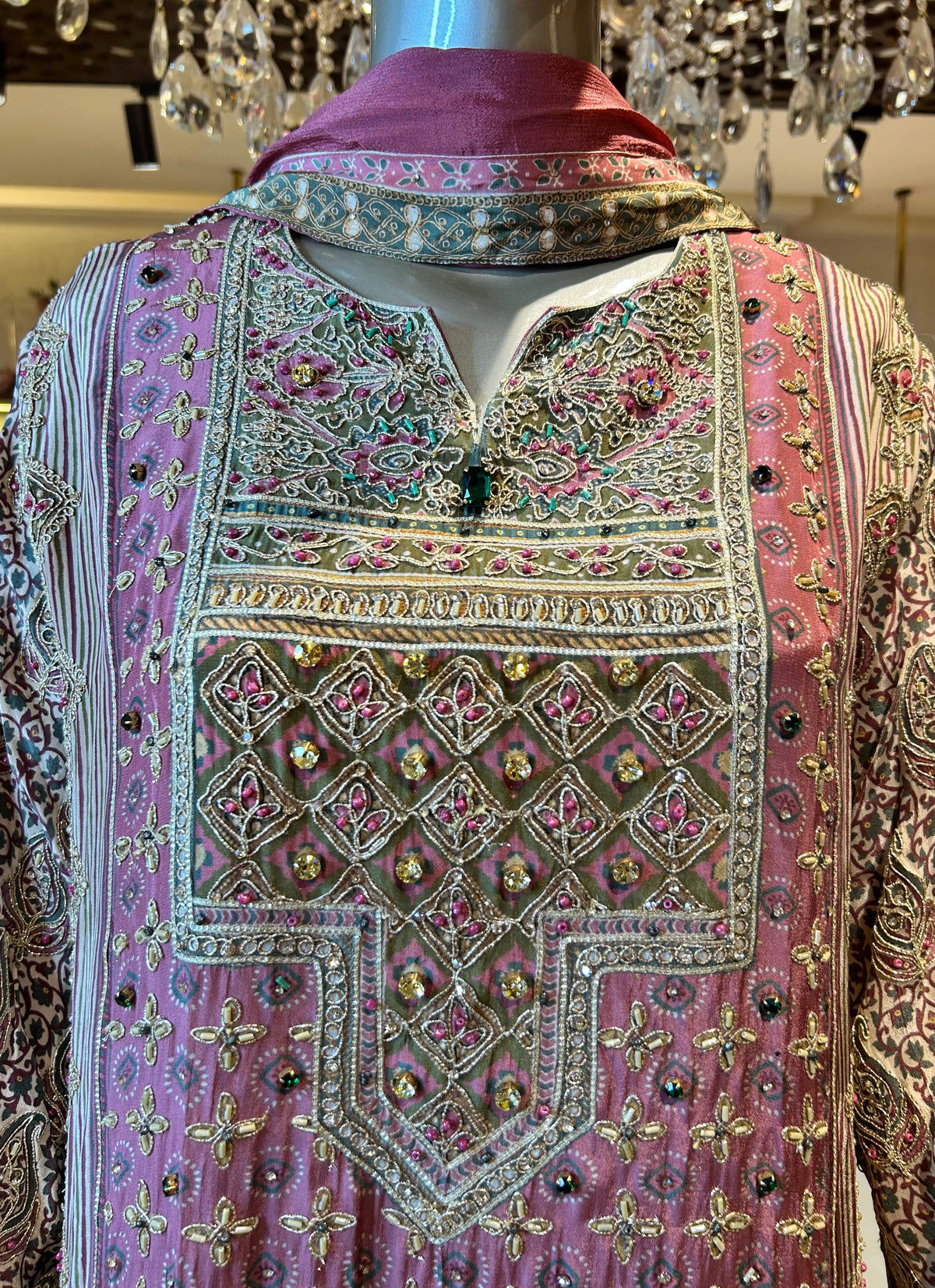 Zivanya Pakistani Suit