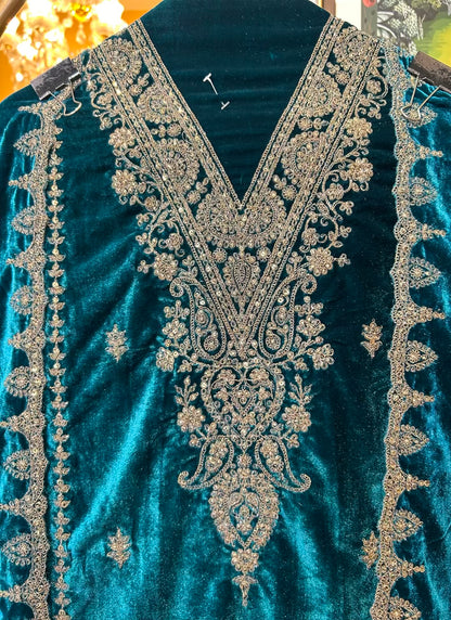 Rimvaar Velvet Suit (Peacock Green)