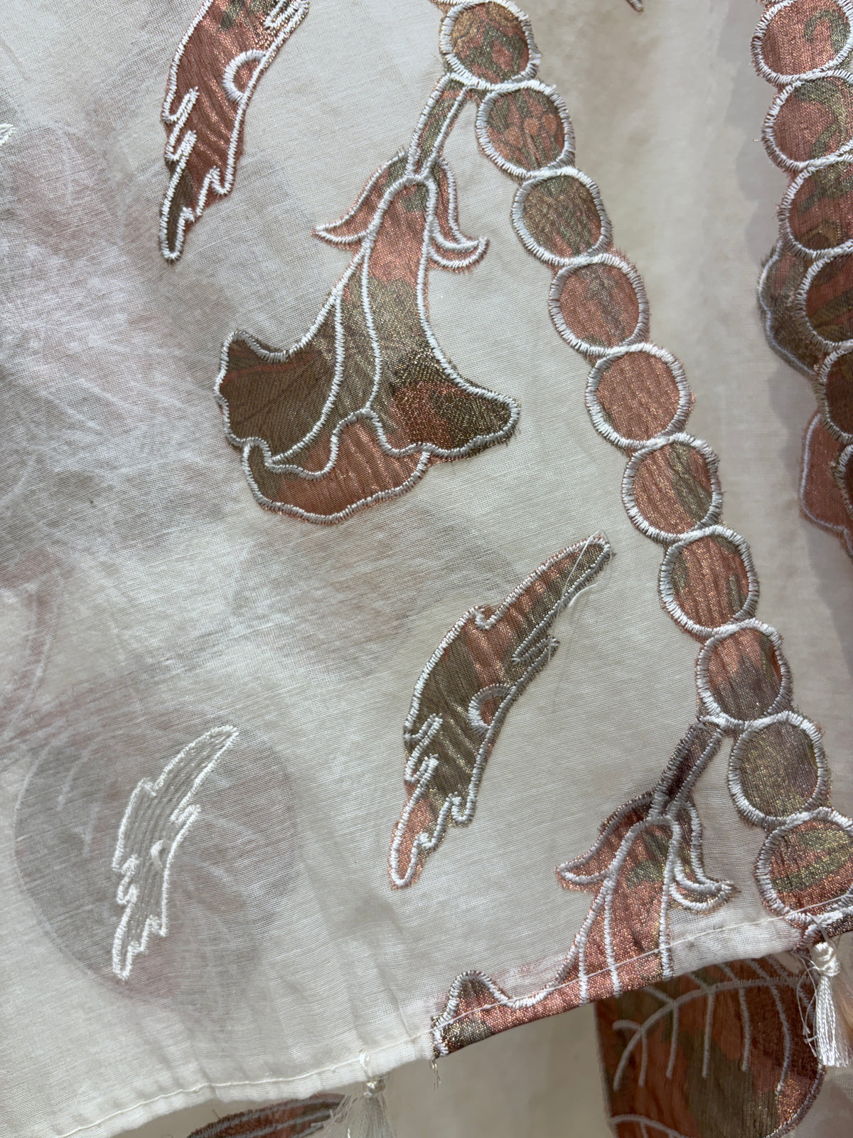 Mehrnoor Appliqué Chanderi Suit