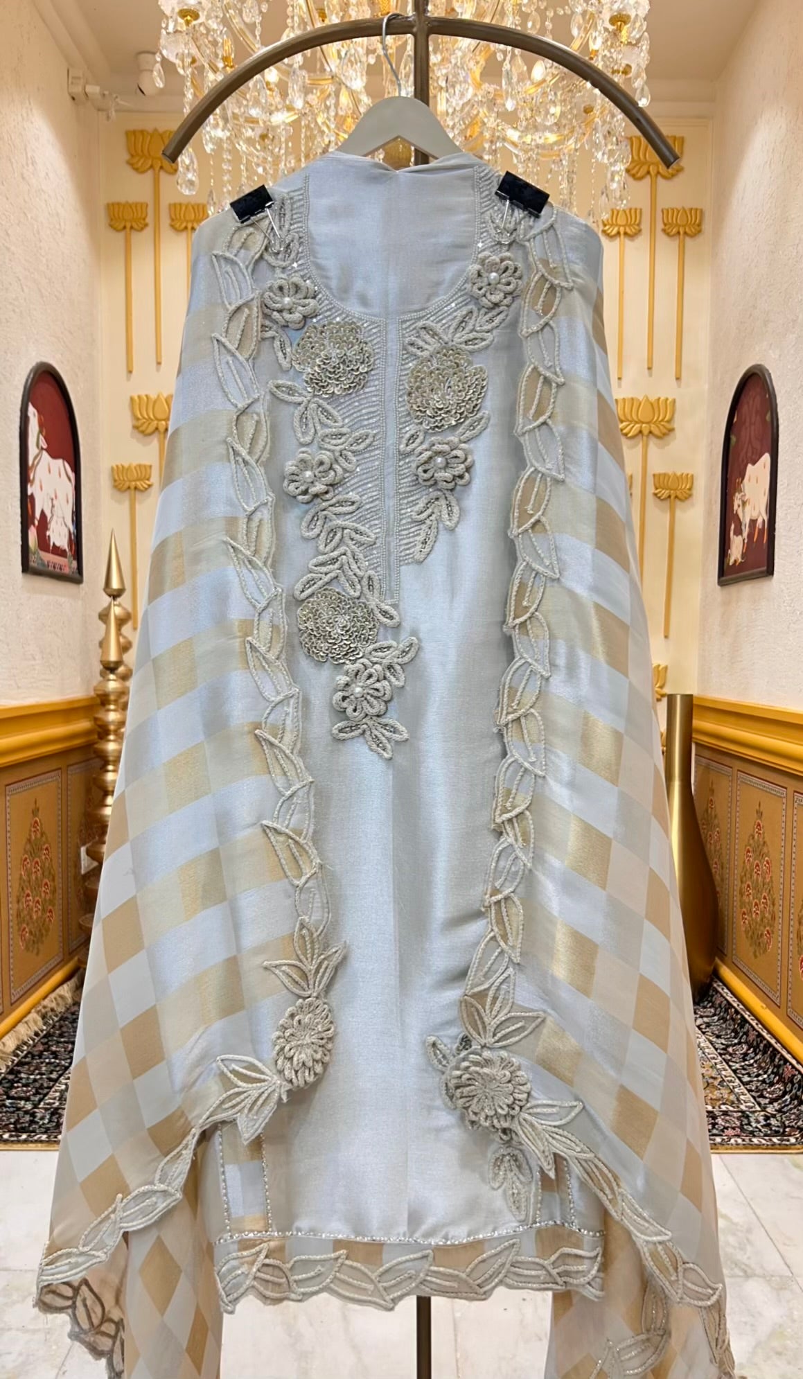 Sarviza Shimmer Zari Suit (Ivory)