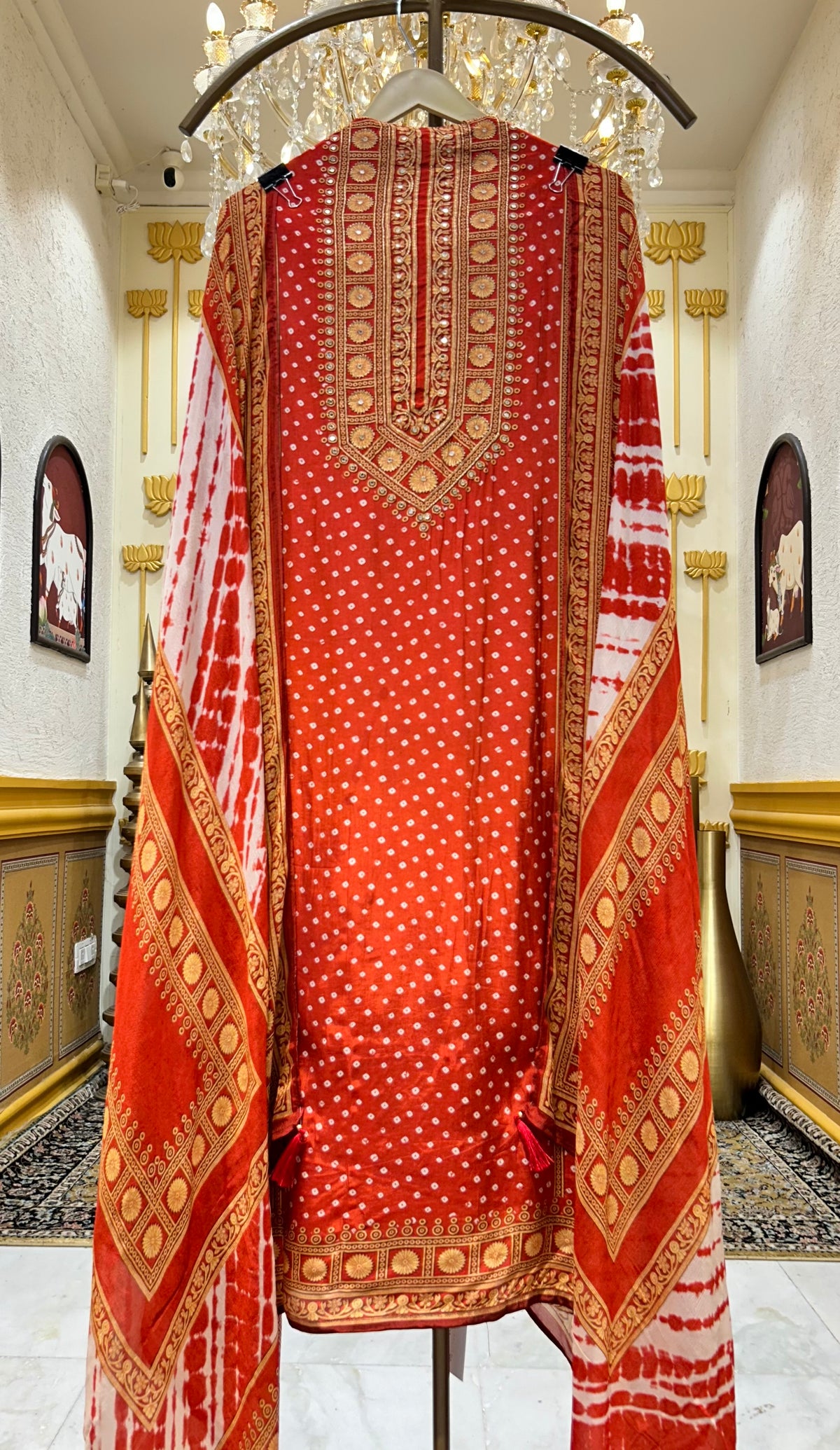 Avyara Crepe Suit