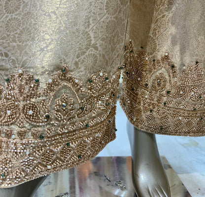 Dilruba Farshi Suit