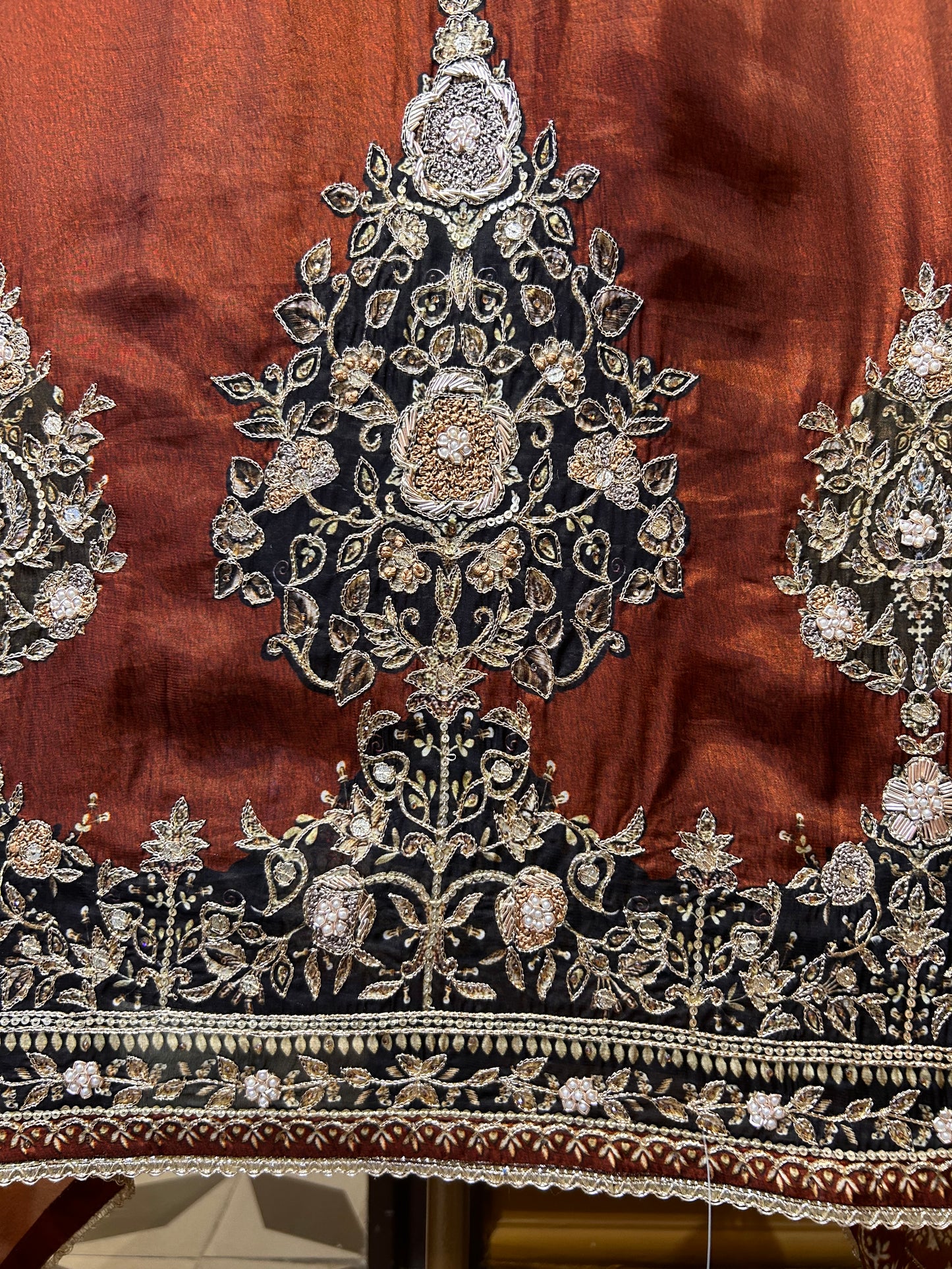 Aurisse Royale Crêpe Suit