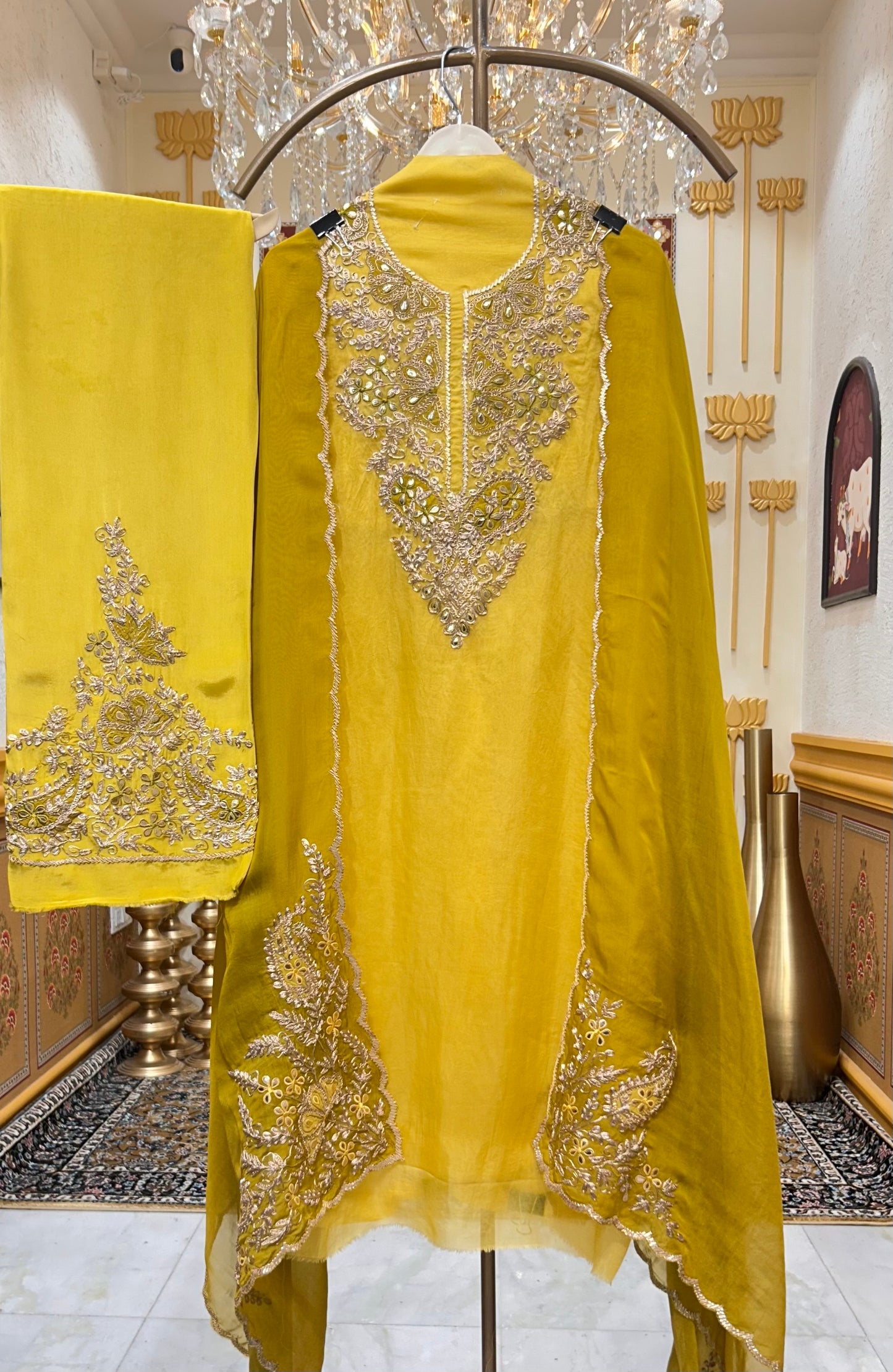 Arezya Dori Leather Élan Suit (Yellow)