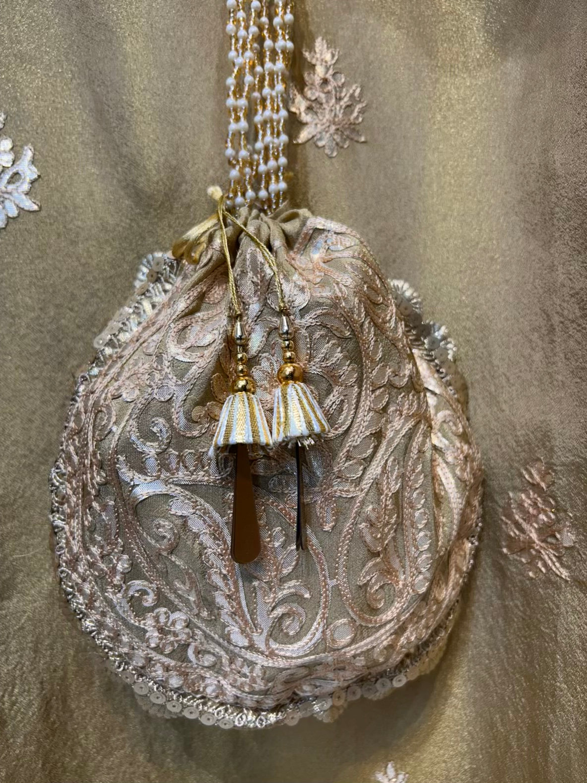 Arezza Veilcraft Suit (Beige)