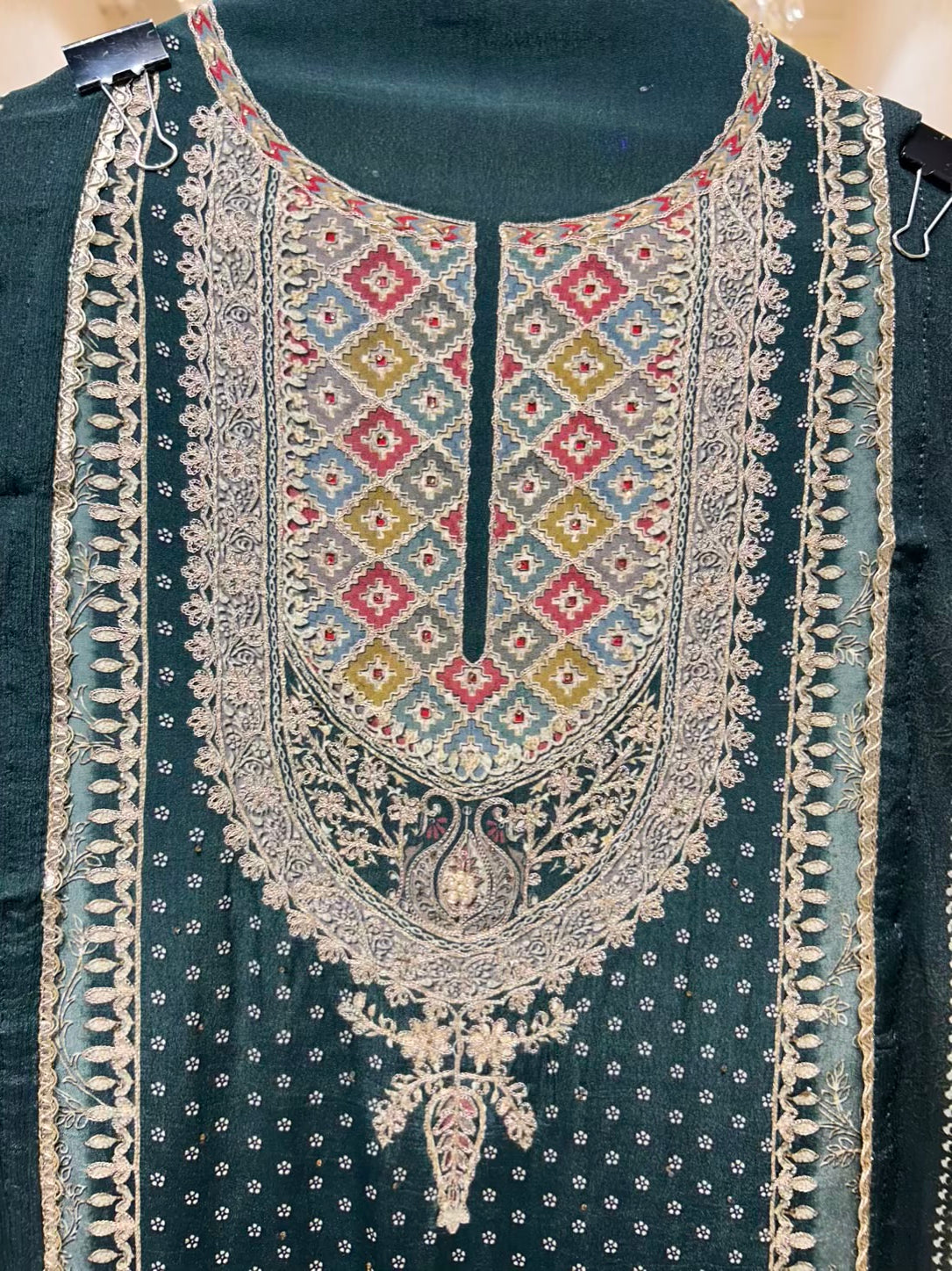 Zareenah Zari Flow Suit (Mehendi Green)