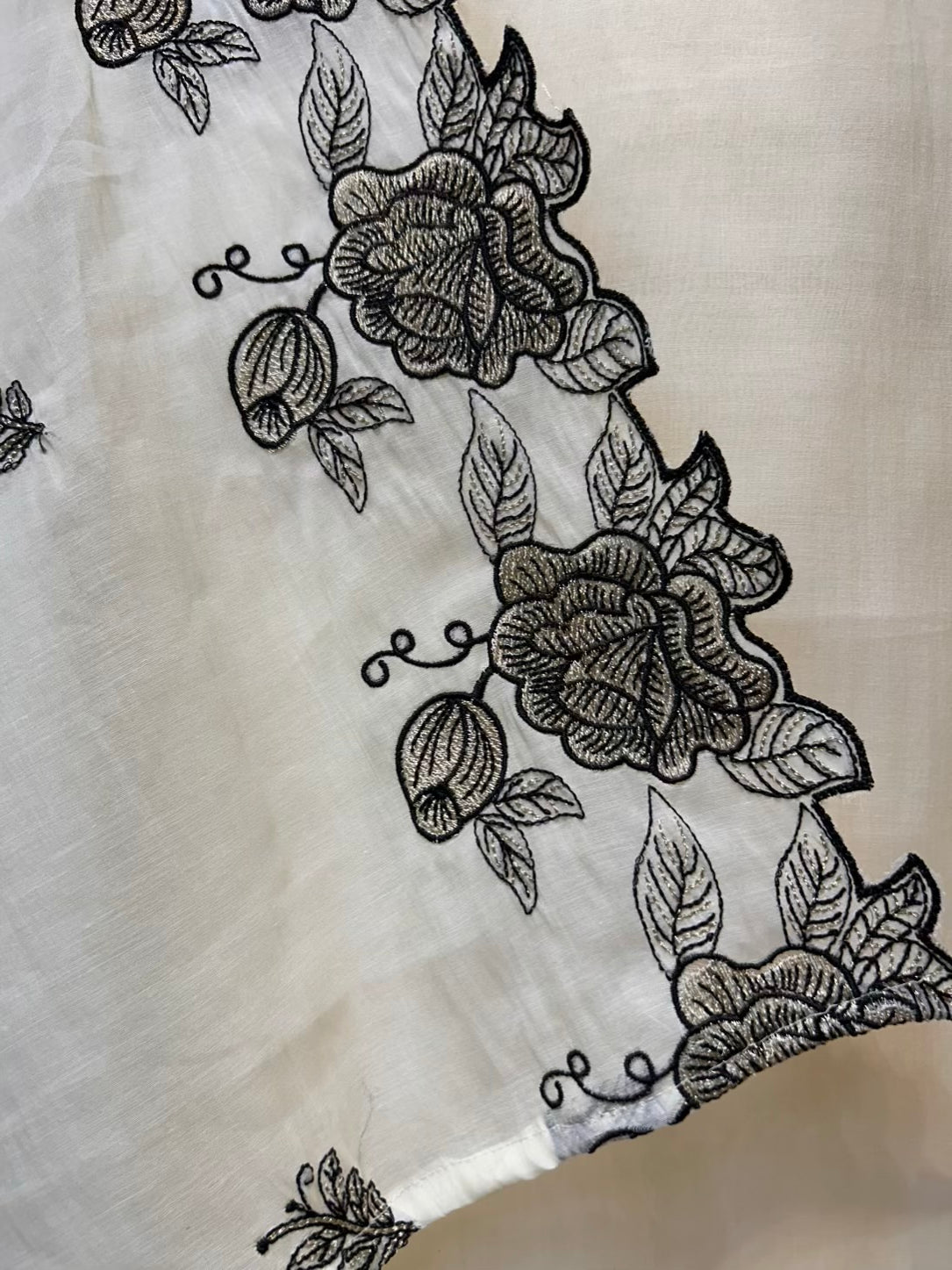 Aariza Leather Naqsh Suit