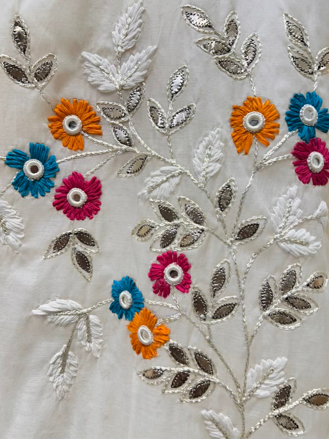 Averra Threadline Chanderi Suit