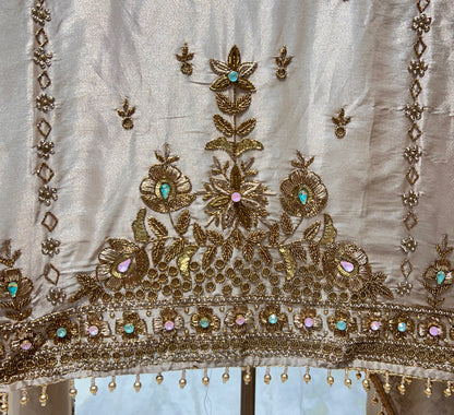 Vasundhara Élan Suit