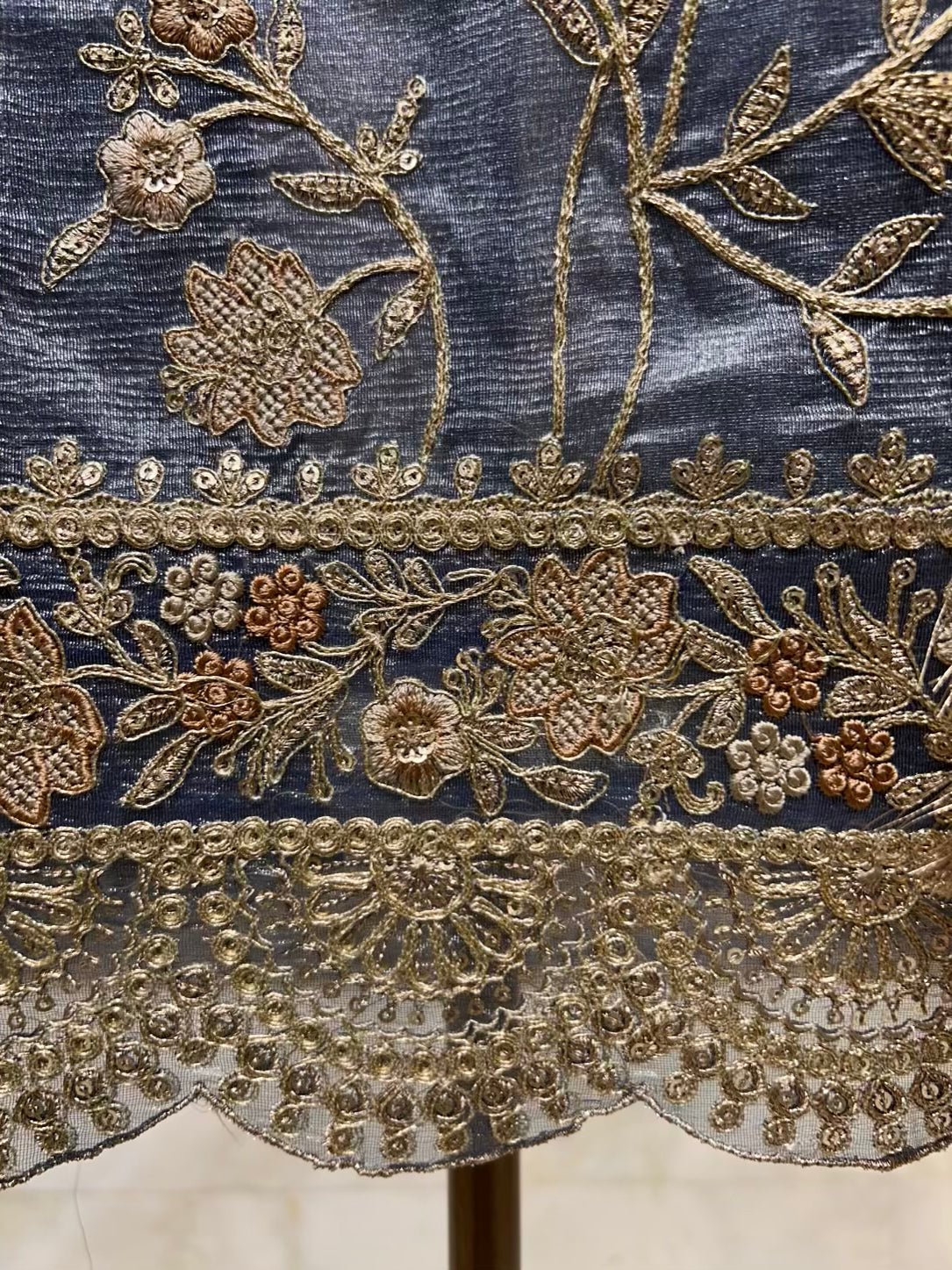 Zarmina Crystal Veil Suit (Blue)