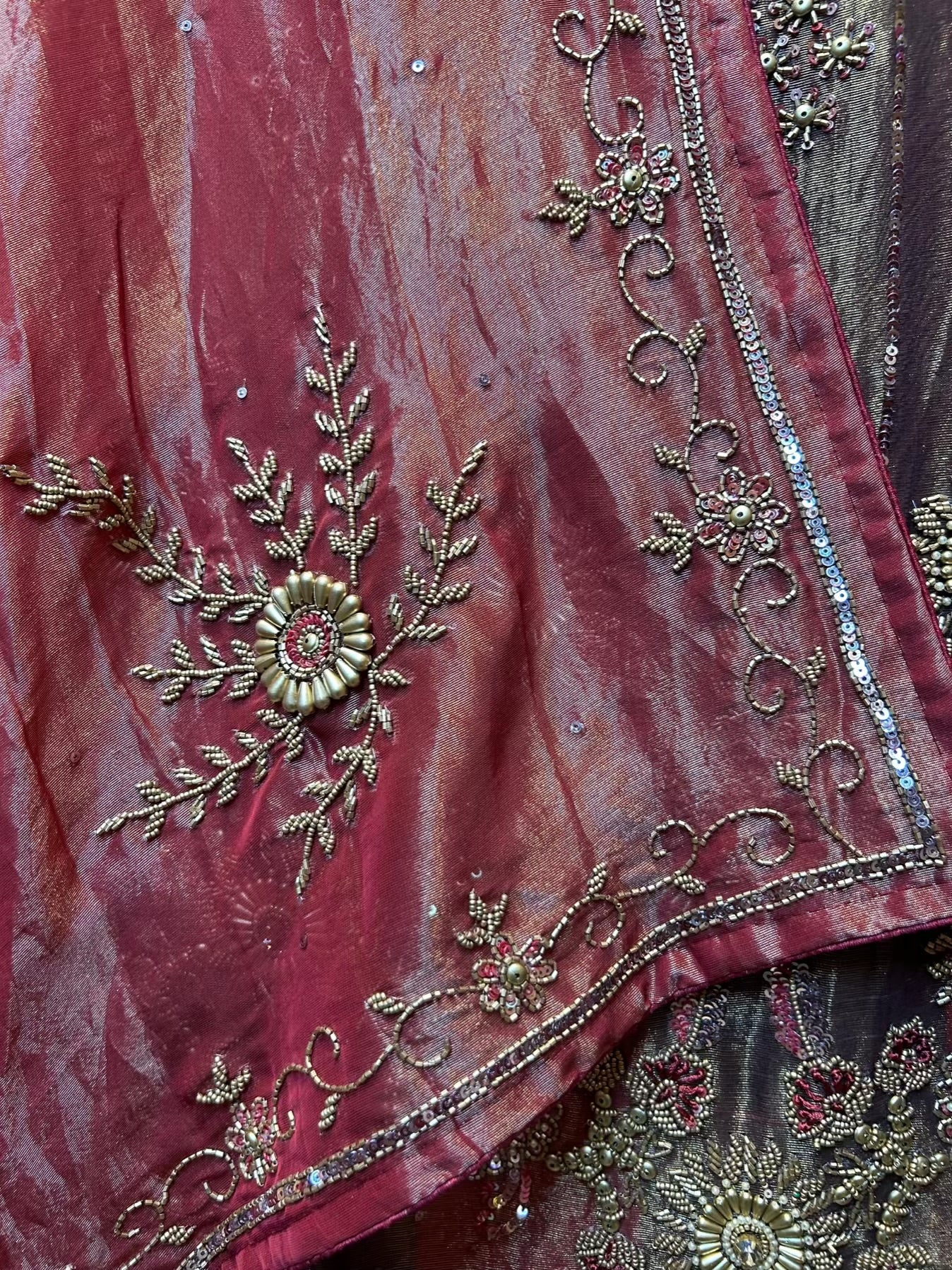 Ruhaniyah Éclat Suit (Red)