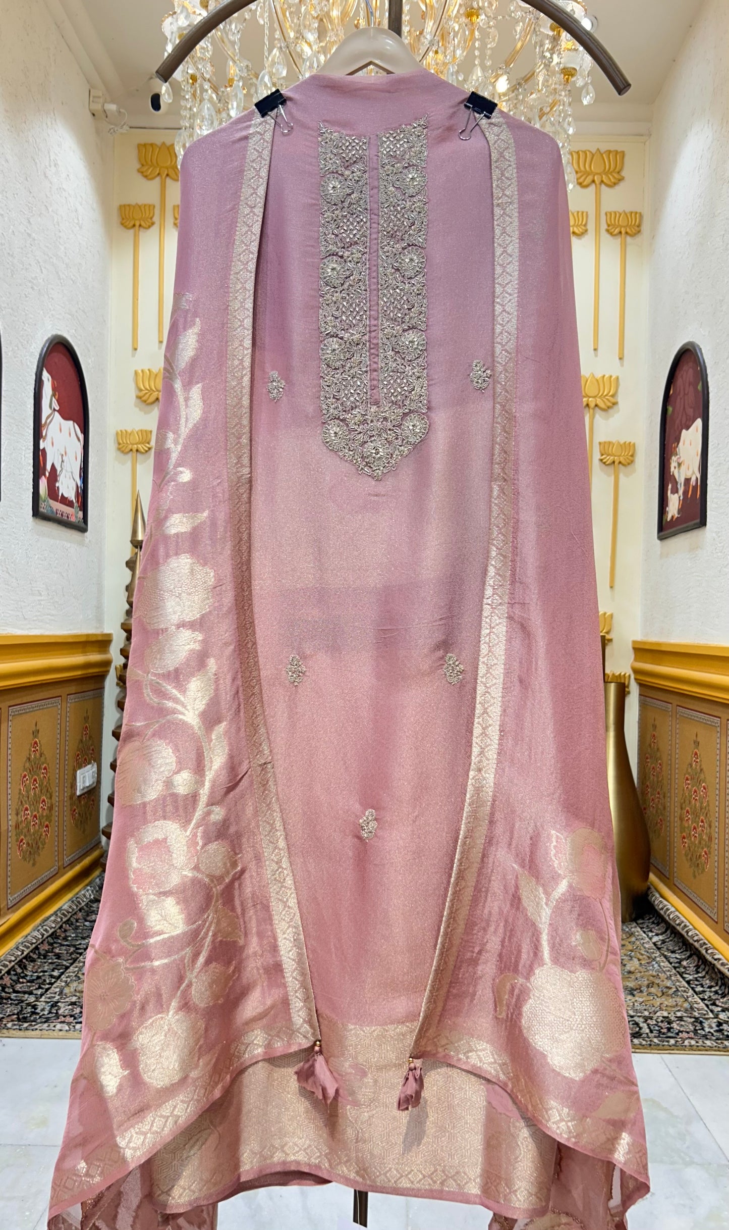 Tisséra Banaras Suit