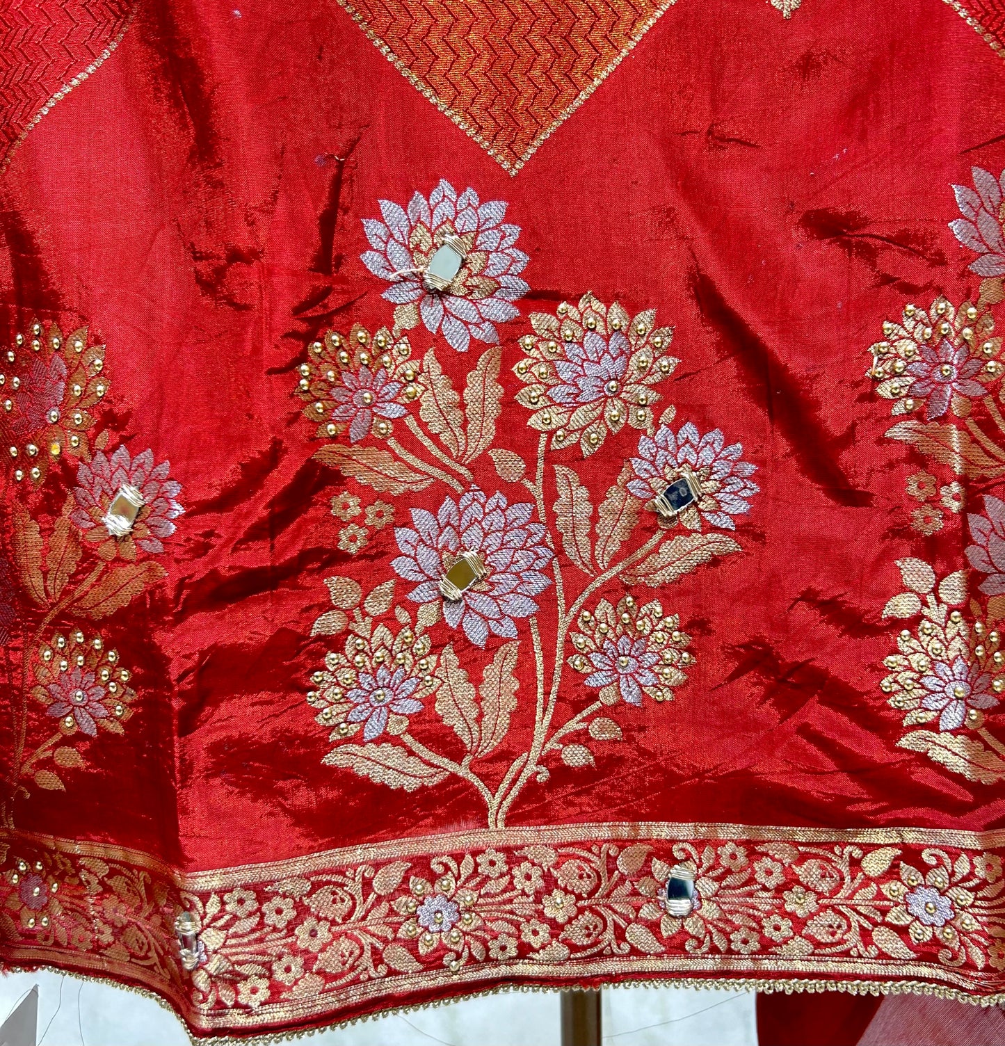 Rajsi Noor Suit