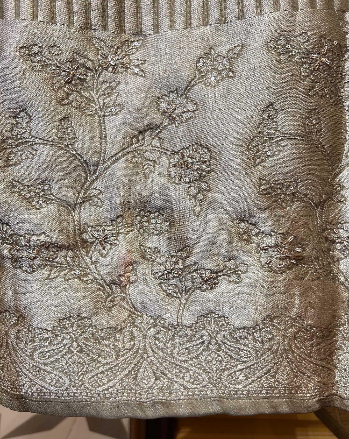 Aurévora Heritage Suit