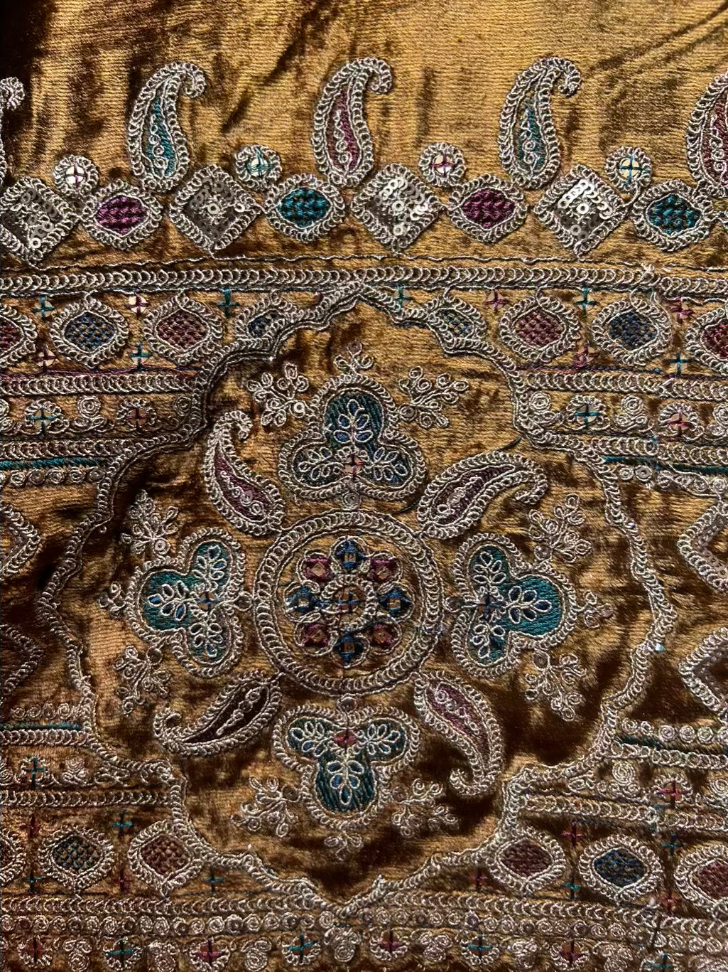 Zohraé-Velvet Suit (Brown)