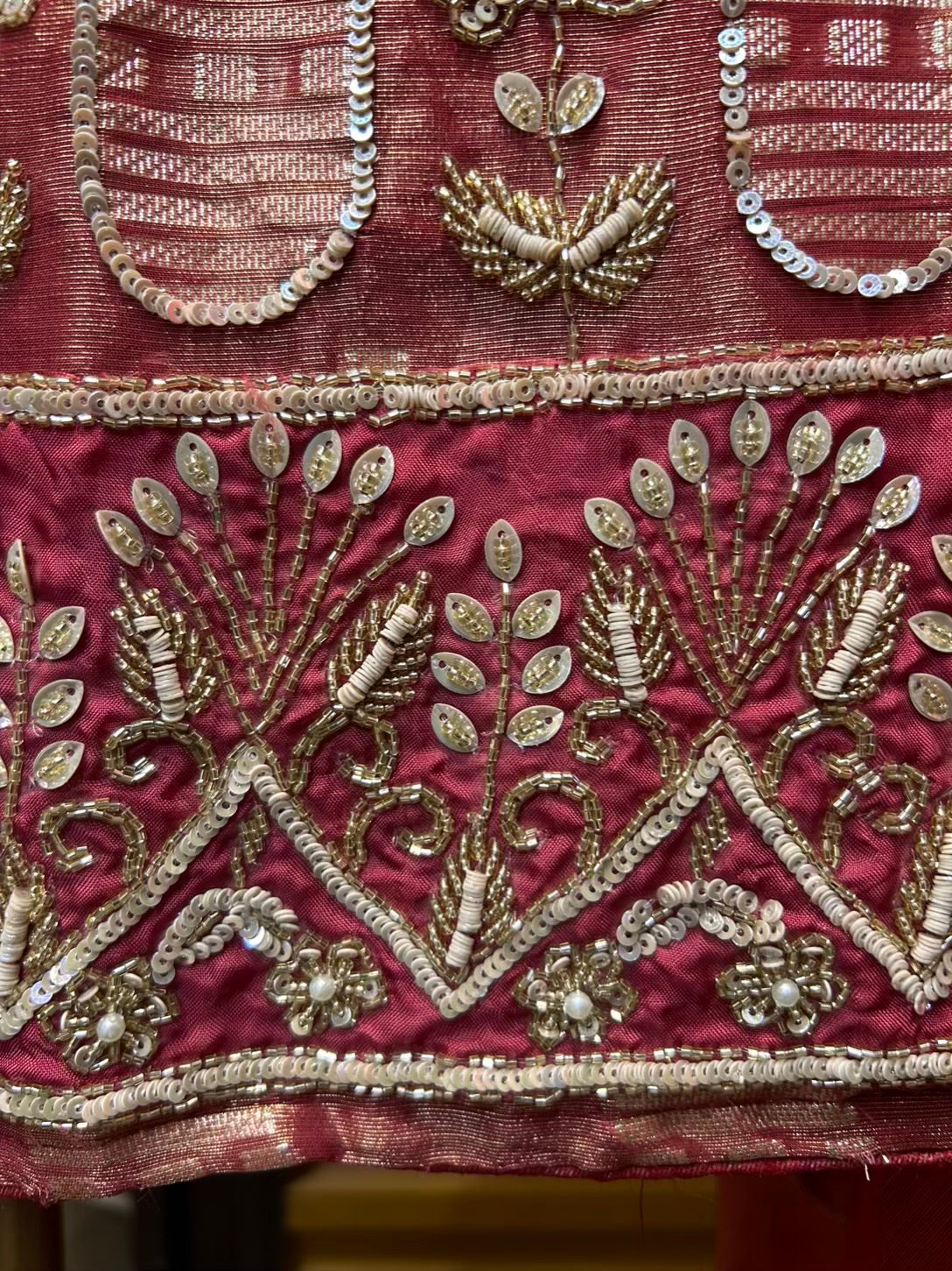 Eimaan-é-Noor (Red)