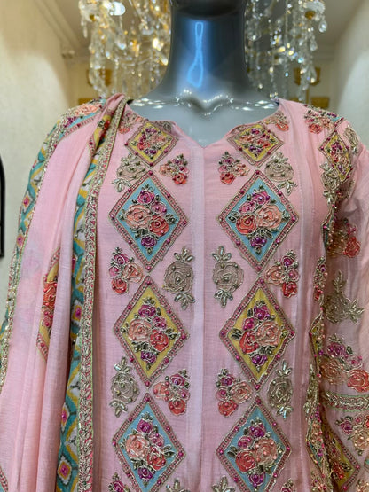 Nayra Mul Élan Anarkali