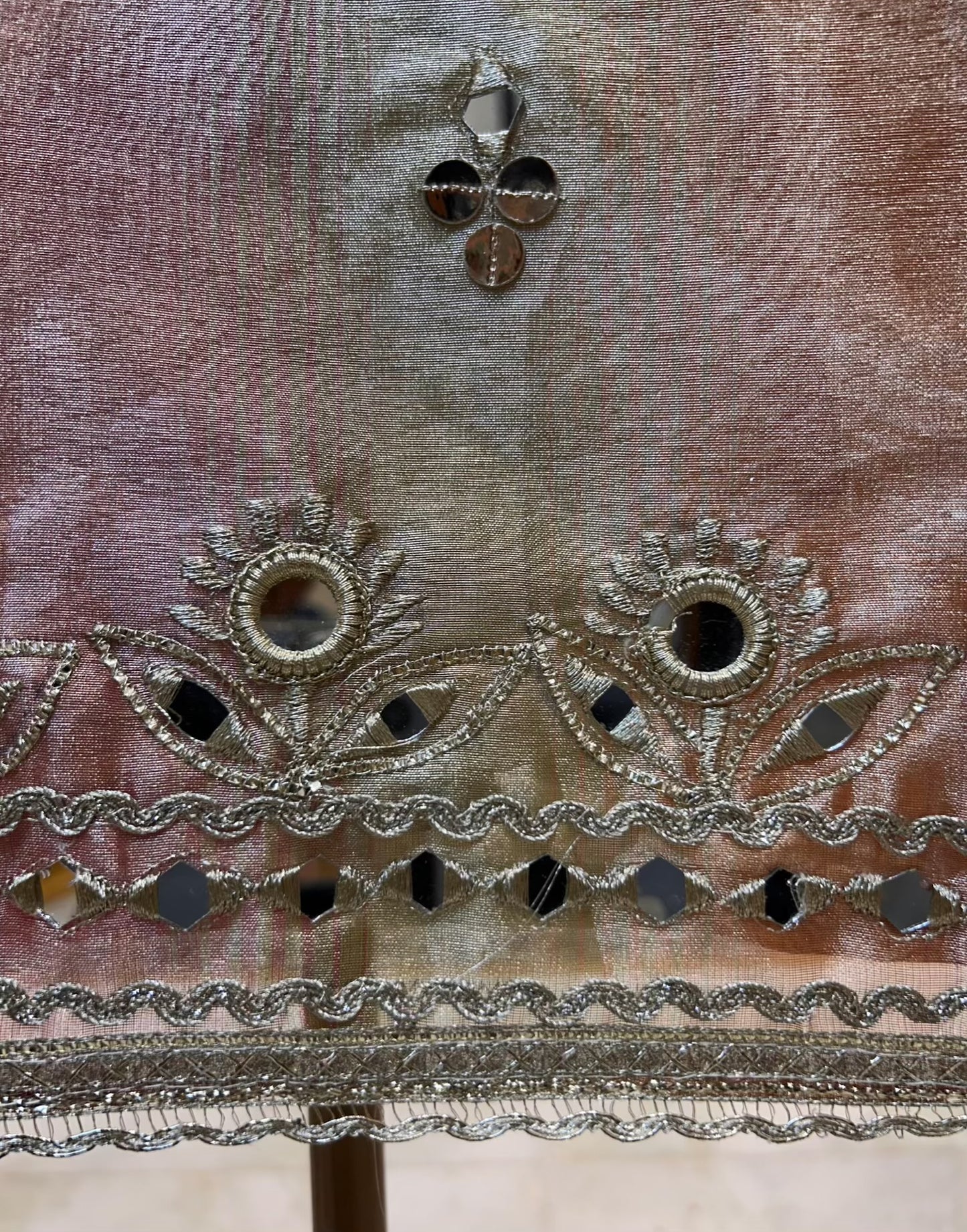 Zarfeena Mirror Taj Suit (Lavender)