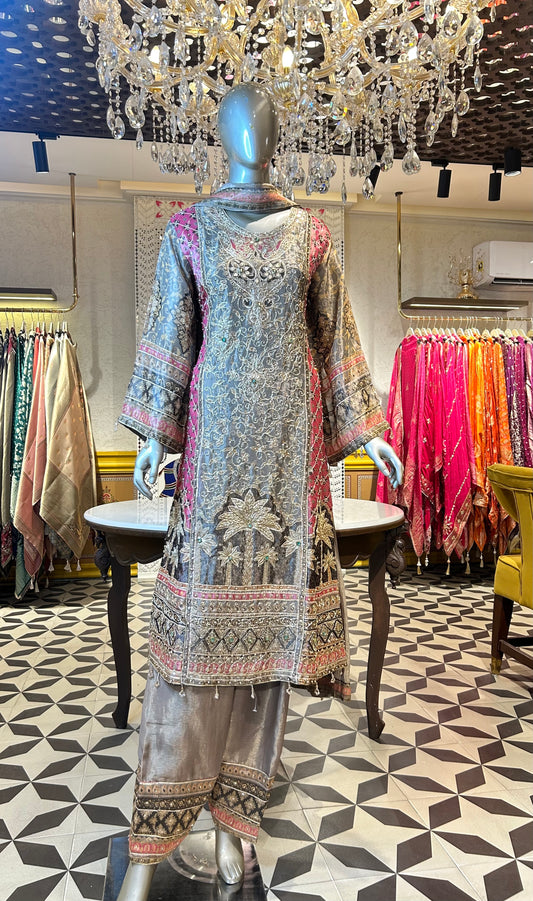 Vaanyara Anarkali Set