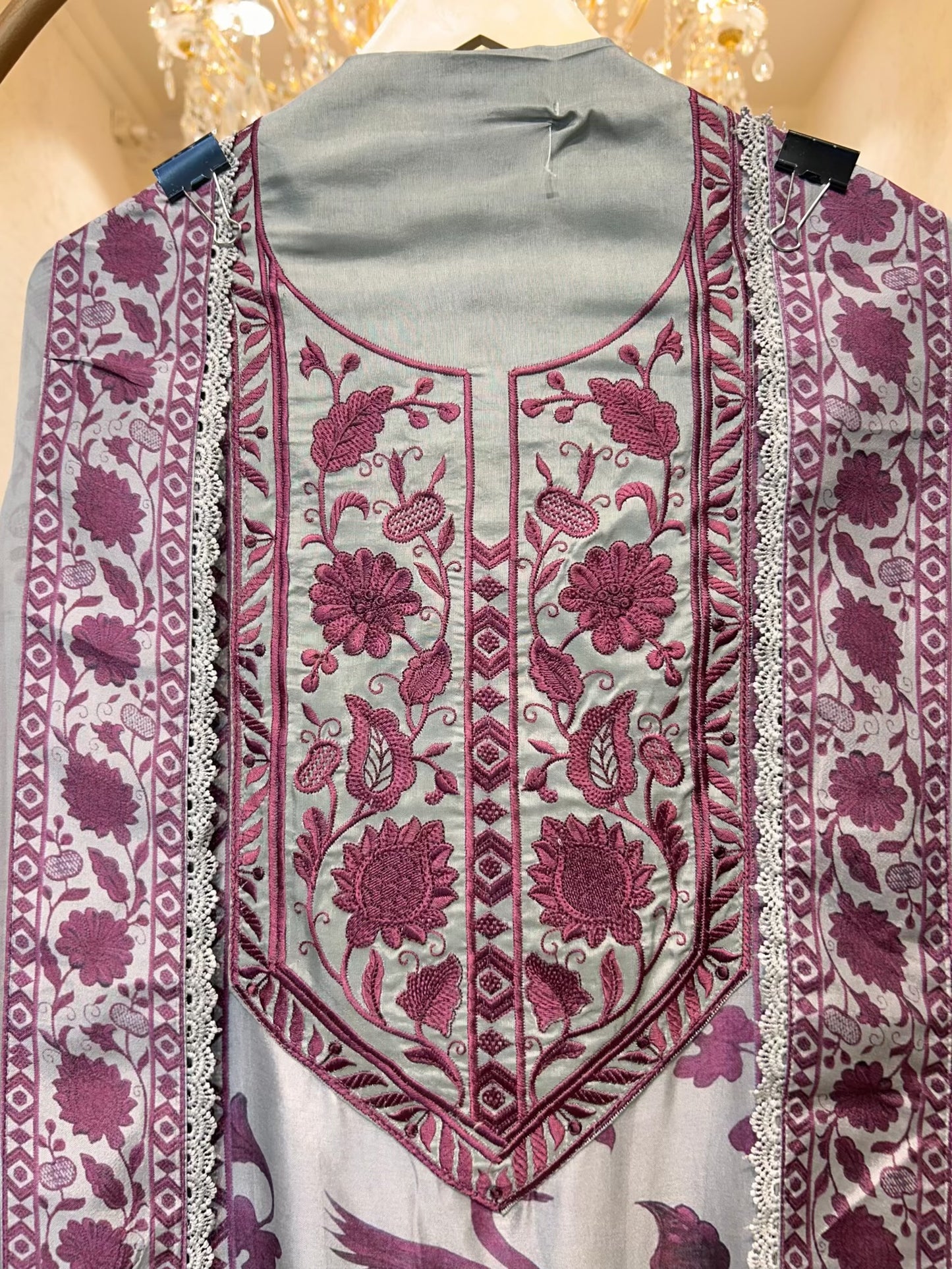 Aavira Thread Naqsh Silk Suit (Pista Green Wine)