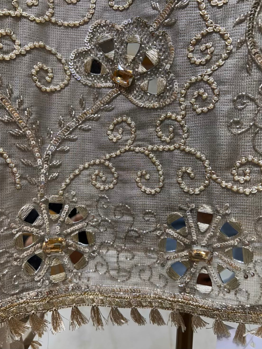 Zarvisha Aaina Kinari Suit (Silver Grey)