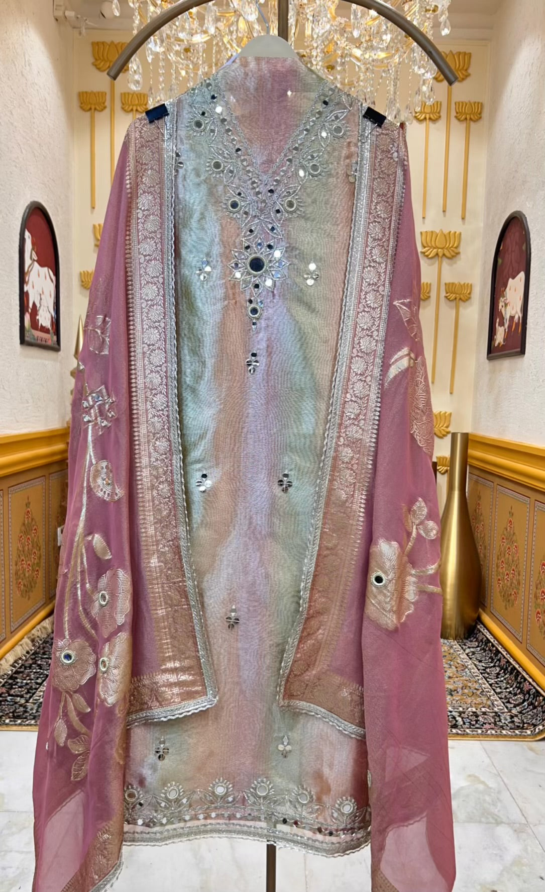 Zarfeena Mirror Taj Suit (Lavender)