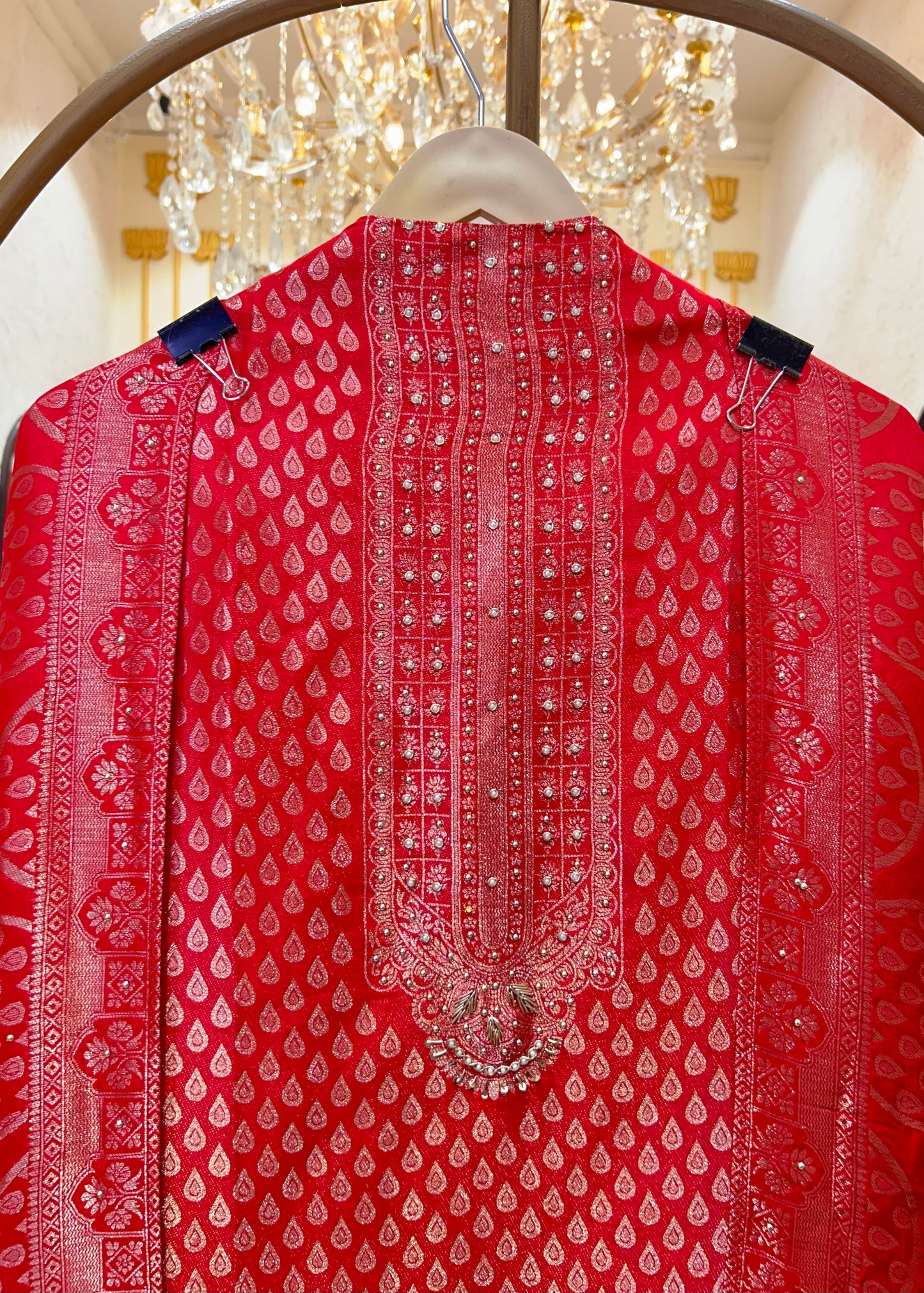 Riwaayat Banaras Suit