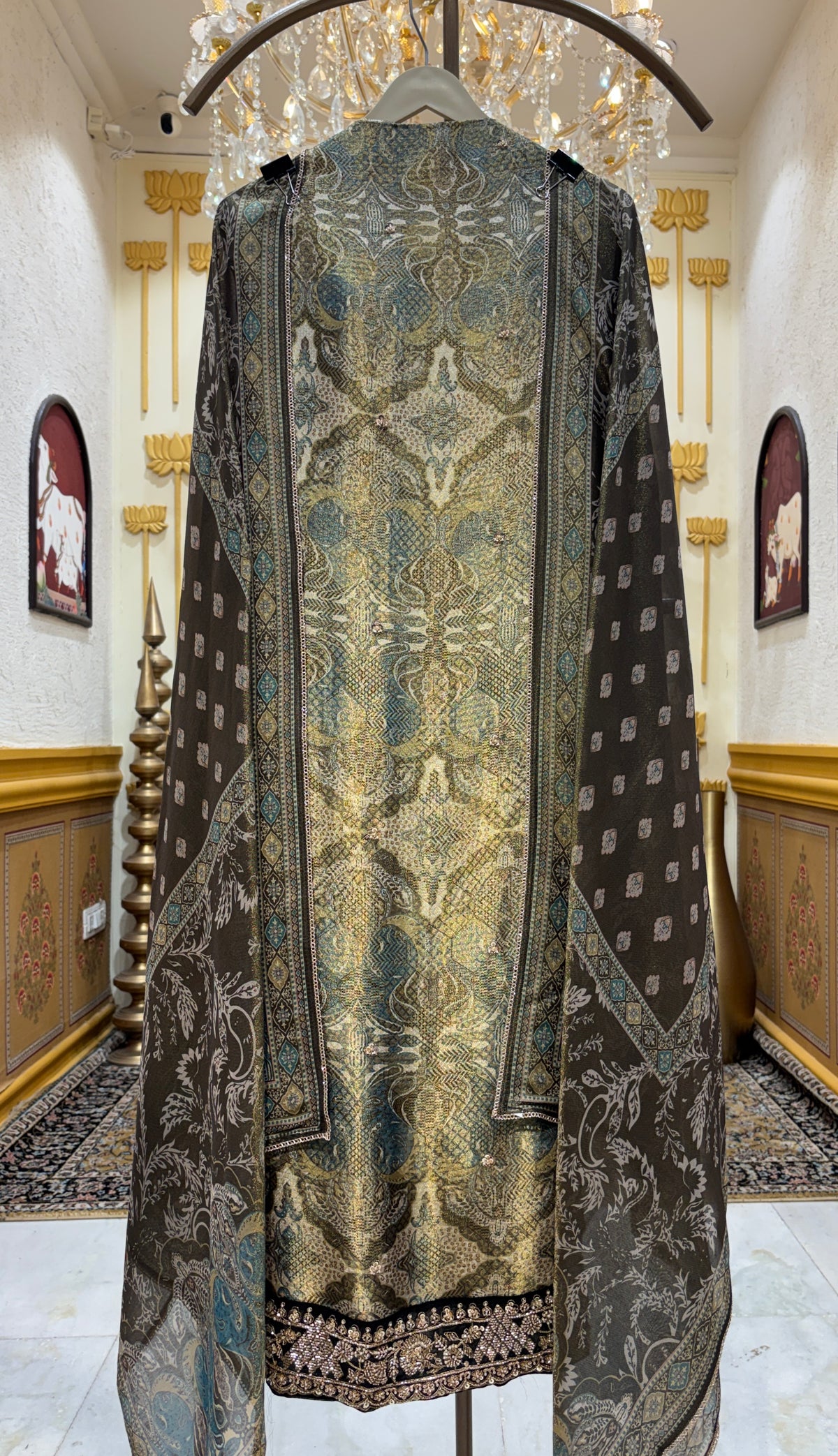 Noorziva Bloom Suit